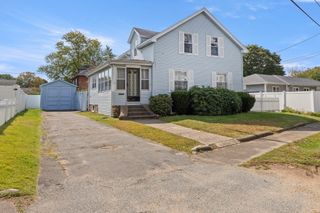 10 Glenway Ave, Peabody, MA 01960