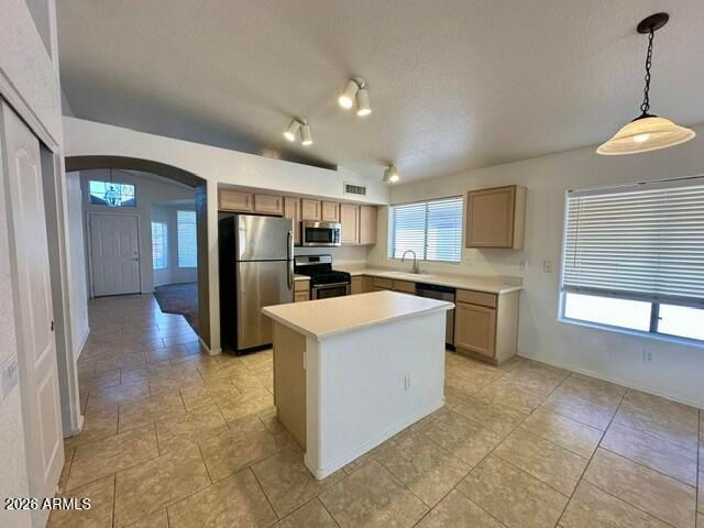 547 W BLUEFIELD Avenue, Phoenix, AZ 85023