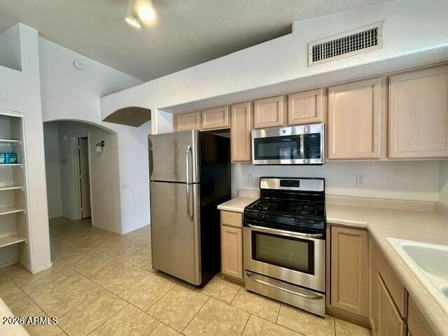 547 W BLUEFIELD Avenue, Phoenix, AZ 85023