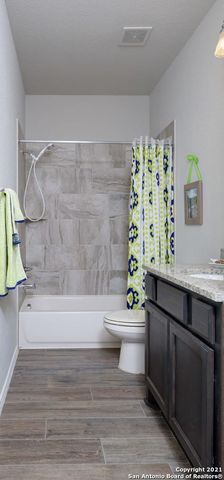 2032 Glen Hollow HOLW, Seguin, TX 78155