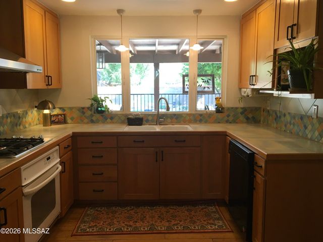 4017 E Camino De La Colina, Tucson, AZ 85711