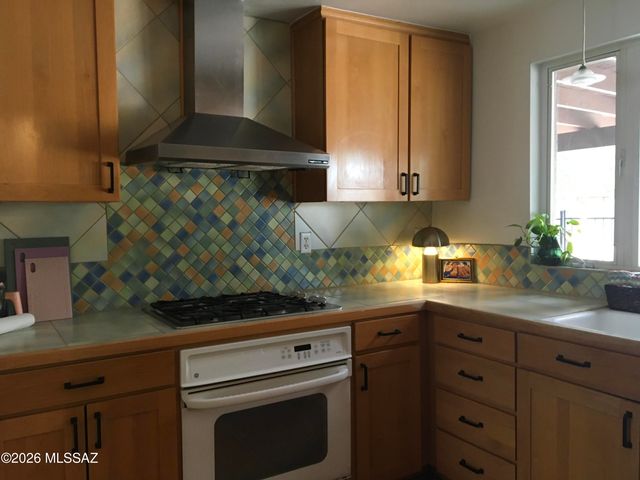 4017 E Camino De La Colina, Tucson, AZ 85711