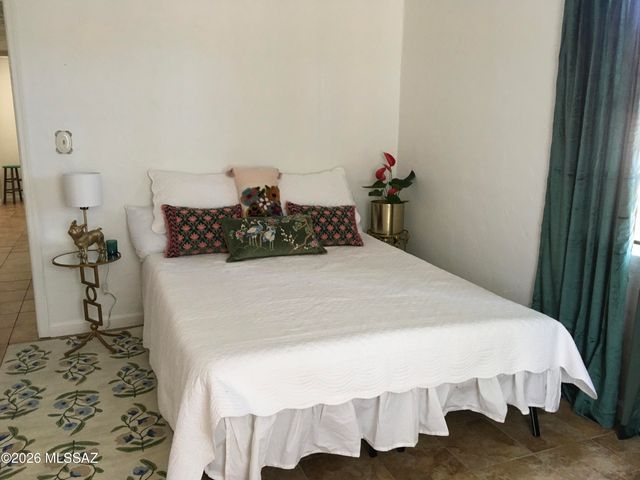 4017 E Camino De La Colina, Tucson, AZ 85711