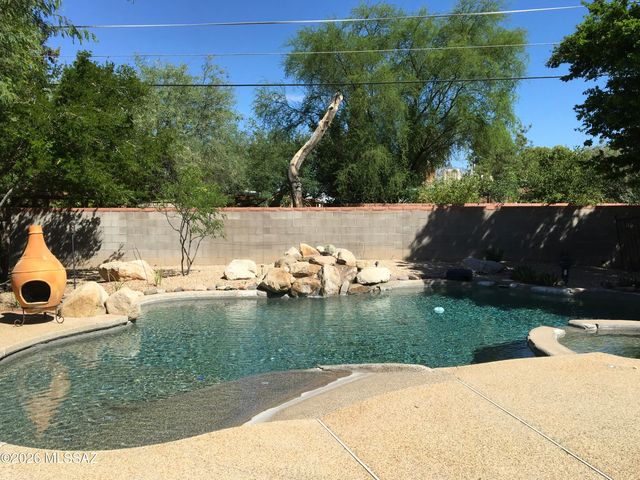 4017 E Camino De La Colina, Tucson, AZ 85711