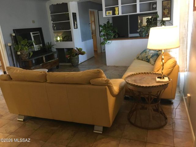 4017 E Camino De La Colina, Tucson, AZ 85711