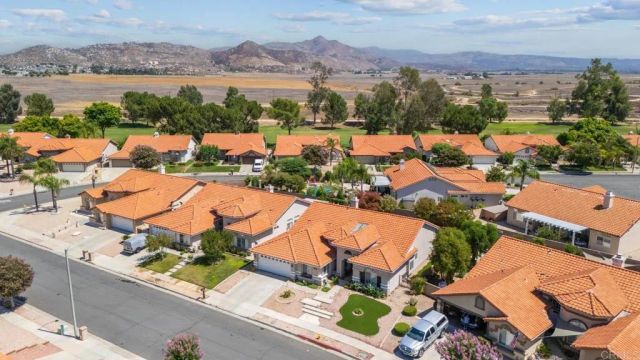 1999 Pecan Tree Street, Hemet, CA 92545