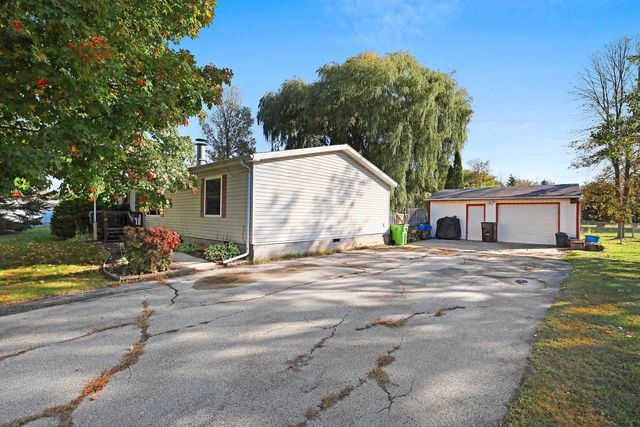 1239 MELISSA BOULEVARD, Little Suamico, WI 54141