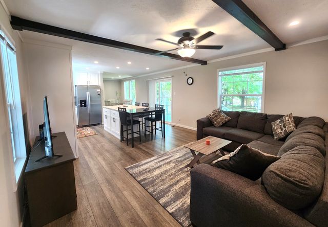 23 Yates St, Paris, TN 38242