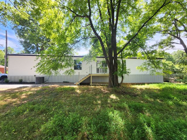 23 Yates St, Paris, TN 38242