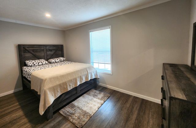 23 Yates St, Paris, TN 38242