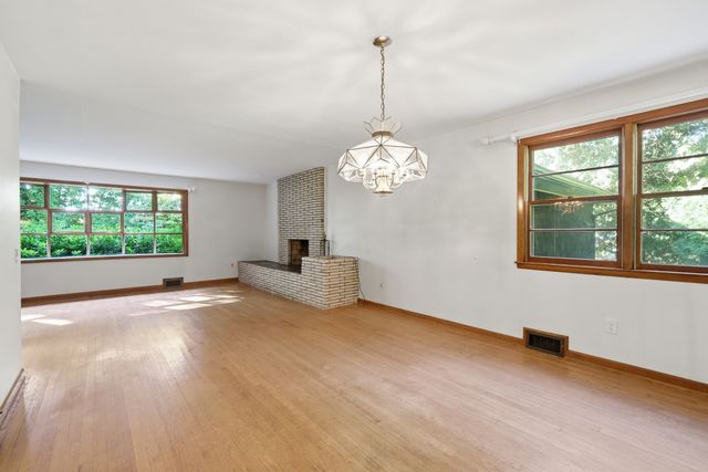 14 Miller Dr, Warren, MA 01083