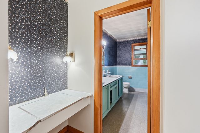 14 Miller Dr, Warren, MA 01083