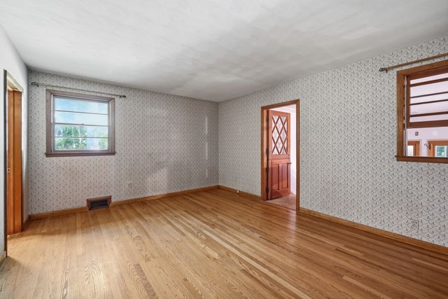 14 Miller Dr, Warren, MA 01083