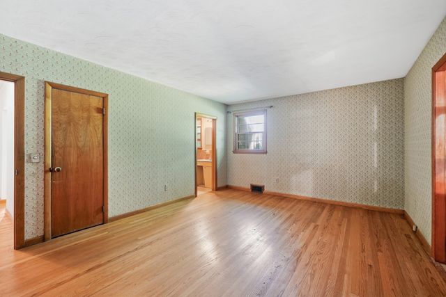 14 Miller Dr, Warren, MA 01083