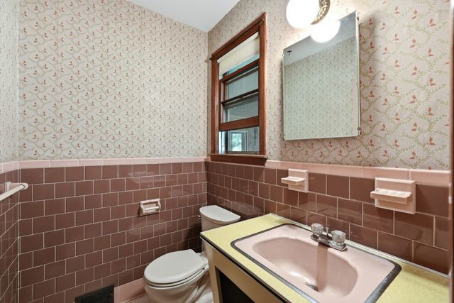 14 Miller Dr, Warren, MA 01083