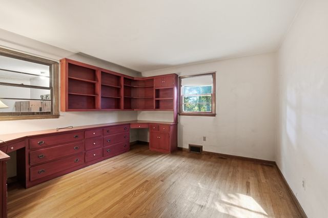 14 Miller Dr, Warren, MA 01083
