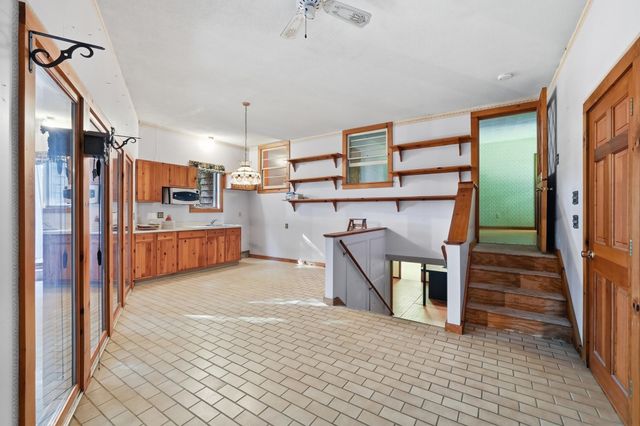 14 Miller Dr, Warren, MA 01083