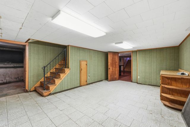14 Miller Dr, Warren, MA 01083