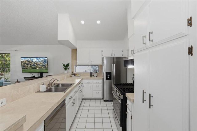 1369 Washington Avenue, Pomona, CA 91767