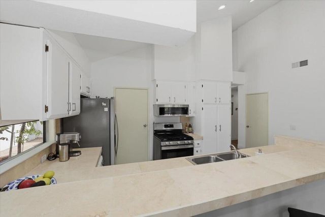 1369 Washington Avenue, Pomona, CA 91767