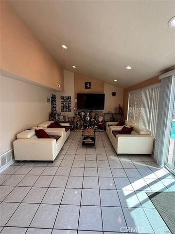 13765 Algranti, Sylmar, CA 91342