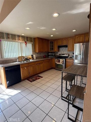 13765 Algranti, Sylmar, CA 91342