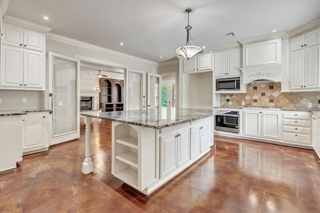 14000 Edmond Lake Drive, Jones, OK 73049
