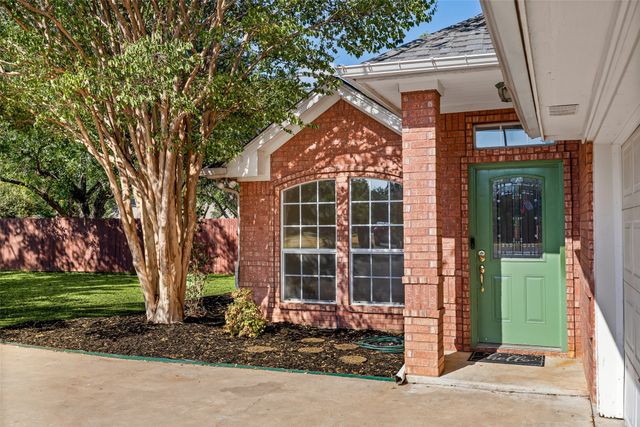 8816 The Briers Court, Granbury, TX 76049