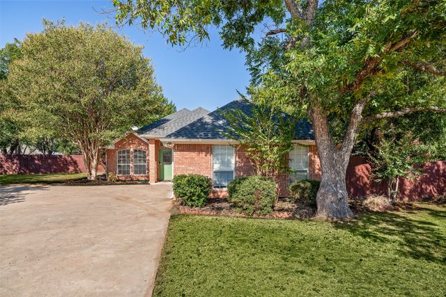 8816 The Briers Court, Granbury, TX 76049