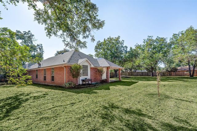 8816 The Briers Court, Granbury, TX 76049