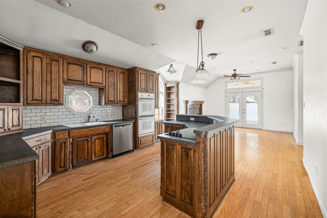 8816 The Briers Court, Granbury, TX 76049
