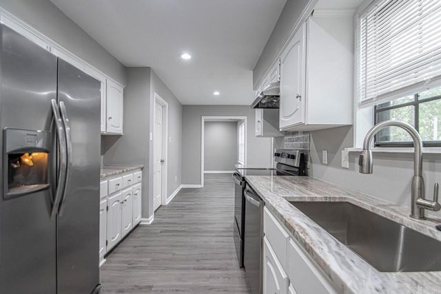 6 Lisa Court, Little Rock, AR 72212