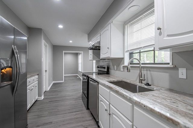 6 Lisa Court, Little Rock, AR 72212