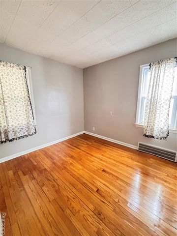 16069 Fairmount Drive, Detroit, MI 48205