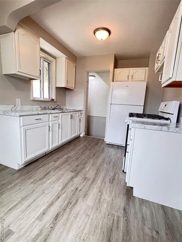 16069 Fairmount Drive, Detroit, MI 48205