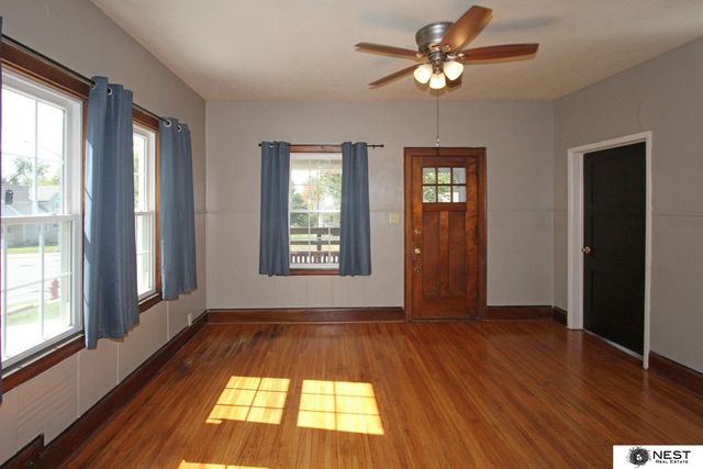 2760 S 13th Street, Lincoln, NE 68502