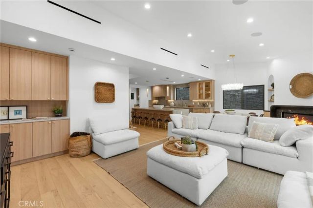 742 Groton, Burbank, CA 91504