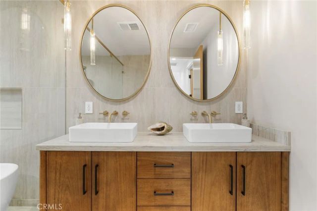 742 Groton, Burbank, CA 91504