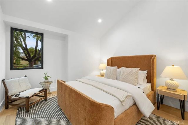 742 Groton, Burbank, CA 91504