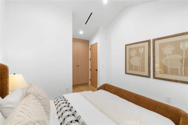 742 Groton, Burbank, CA 91504