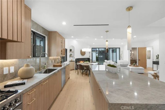 742 Groton, Burbank, CA 91504