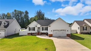 112 Brooke Ridge Drive, Thomasville, NC 27360
