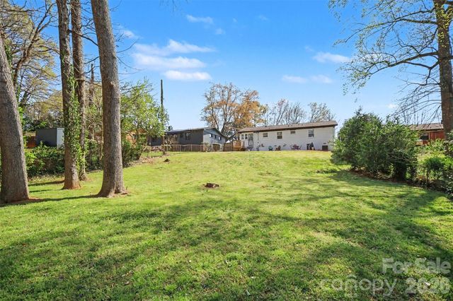 3945 Winfield Drive, Charlotte, NC 28205