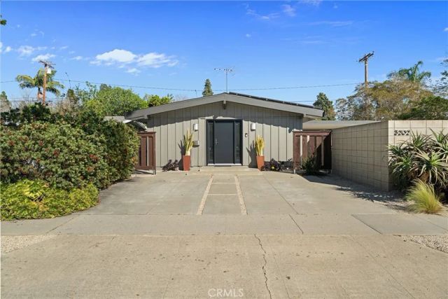 3202 N Studebaker Road, Long Beach, CA 90808