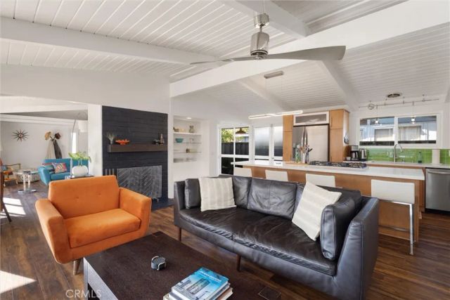 3202 N Studebaker Road, Long Beach, CA 90808