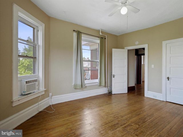 49 W COMMERCE STREET, Chambersburg, PA 17201