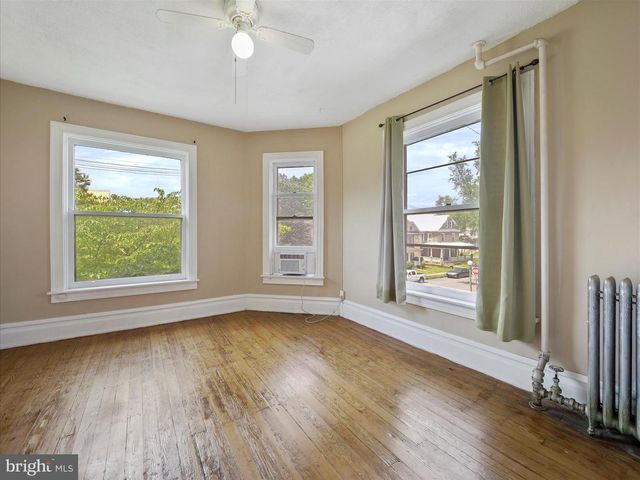 49 W COMMERCE STREET, Chambersburg, PA 17201