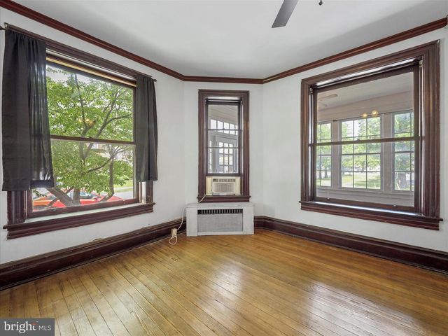 49 W COMMERCE STREET, Chambersburg, PA 17201