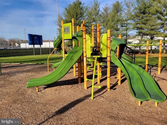 49 W COMMERCE STREET, Chambersburg, PA 17201