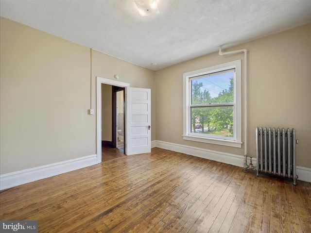 49 W COMMERCE STREET, Chambersburg, PA 17201